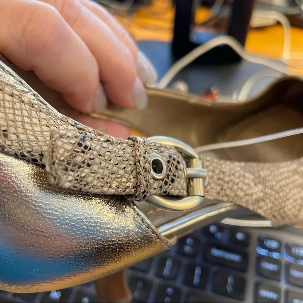 Joan & David Circa snake skin embossed gold metallic heels buckle 9.5